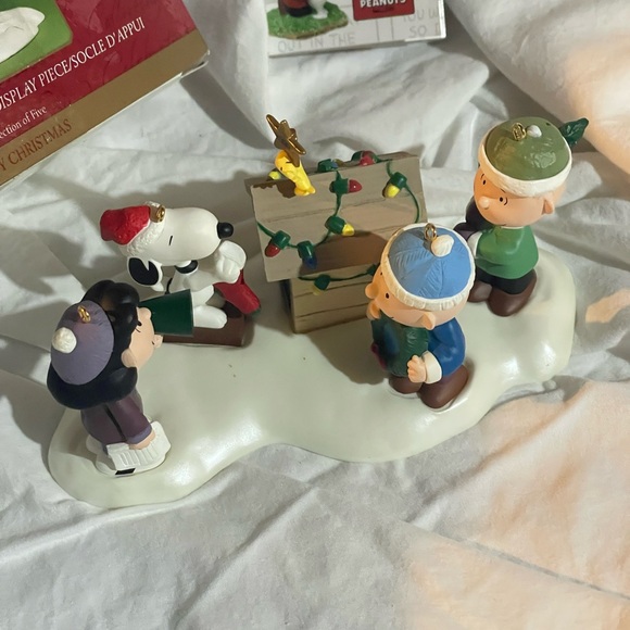 Hallmark Keepsake Ornament-Woodstock On Doghouse Snoopy Peanuts - Picture 12 of 13